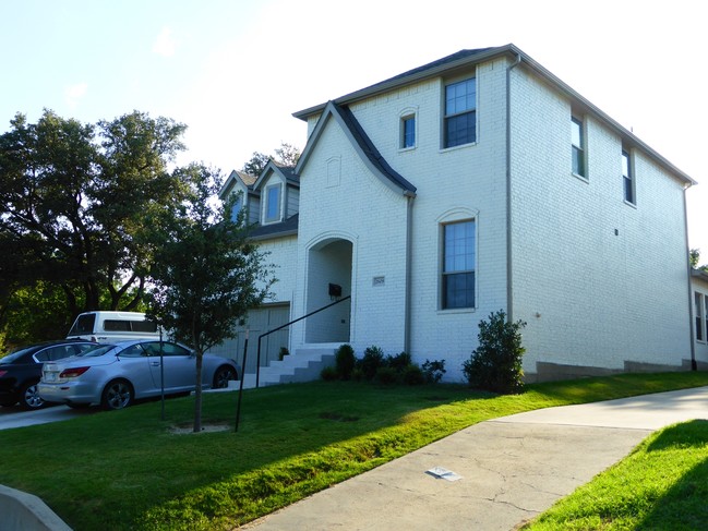 2609 Forest Park Blvd in Fort Worth, TX - Foto de edificio - Building Photo