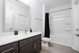 11150 Lantern Rd in Fishers, IN - Building Photo - Building Photo