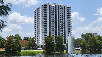 400 E Colonial Dr, Unit 408 in Orlando, FL - Building Photo