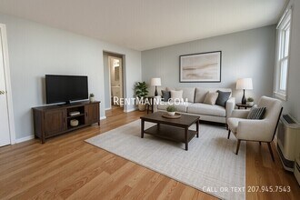 7 Gilchrest St in Thomaston, ME - Building Photo - Building Photo