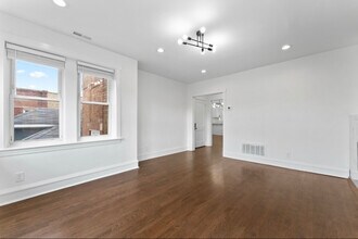 5304 W Cornelia Ave in Chicago, IL - Building Photo - Building Photo