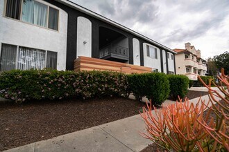 11937 Avon Way in Los Angeles, CA - Building Photo - Building Photo