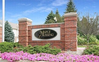 20211 Chesapeake Cir, Unit 20211 in Walled Lake, MI - Building Photo