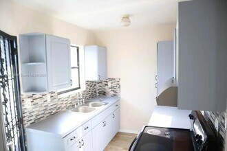 1178 NE 111th St in Miami, FL - Building Photo - Building Photo