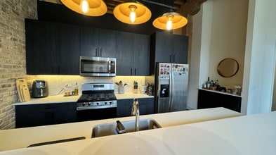818 N Wolcott Ave in Chicago, IL - Building Photo - Building Photo