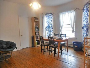 335 Beacon St in Somerville, MA - Foto de edificio - Building Photo