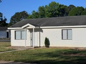 503 River Rd in Selma, NC - Building Photo - Building Photo