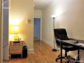 8 Ayr Rd in Boston, MA - Building Photo - Building Photo