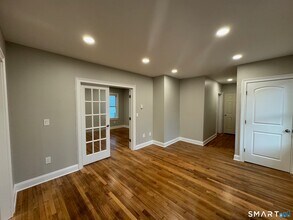 403 West St in Bristol, CT - Building Photo - Building Photo