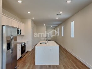 870 English Primrose St in Henderson, NV - Building Photo - Building Photo