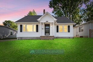 503 E 8th St in Washington, MO - Building Photo