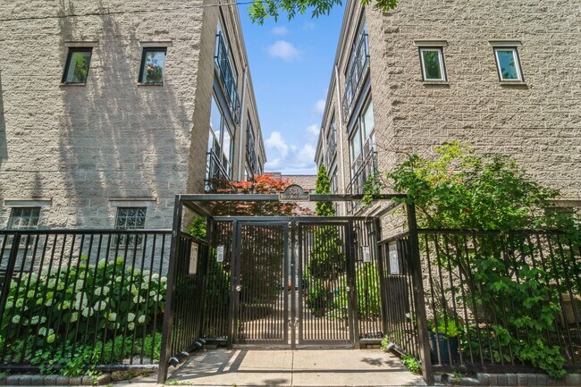 property at 530 N Wood St