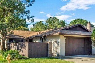 2712 Ottowa Ave in Davis, CA - Building Photo