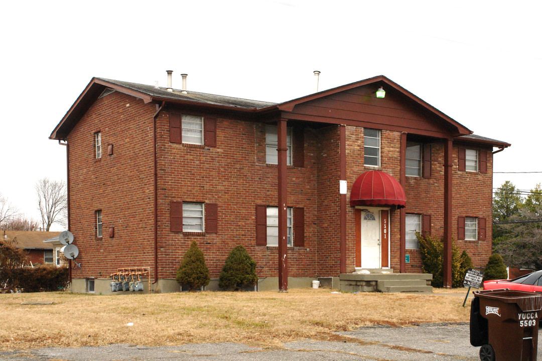 5501 Yucca Ln in Louisville, KY - Foto de edificio