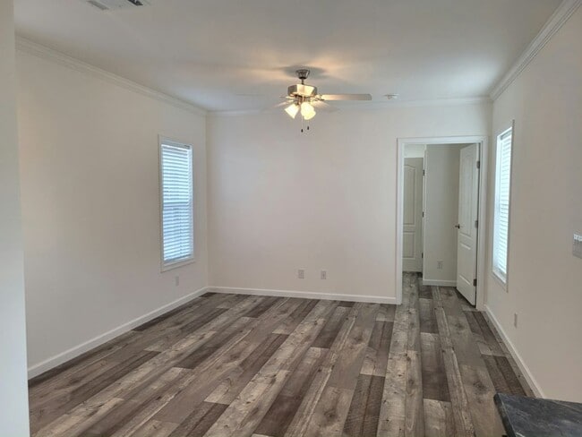 5541 Annette St in Zephyrhills, FL - Building Photo - Building Photo