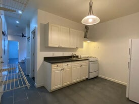 2111 S 15th St in Philadelphia, PA - Building Photo