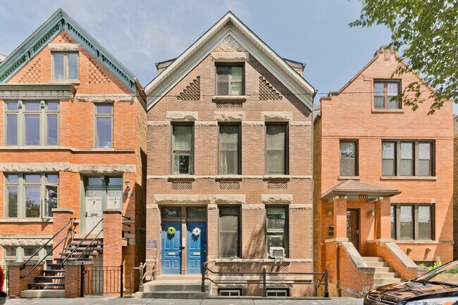 property at 2139 N Oakley Ave