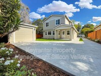 565 E Meadow Dr in Palo Alto, CA - Foto de edificio - Building Photo