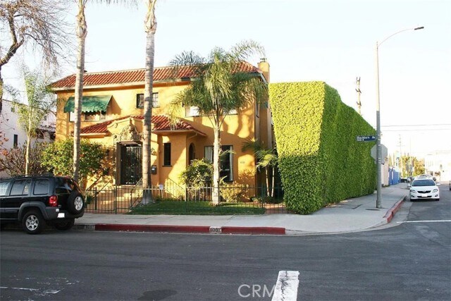 8001 Blackburn Ave in Los Angeles, CA - Building Photo - Building Photo