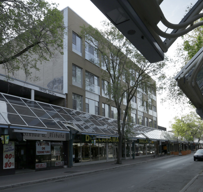 7017 Saint-Hubert in Montréal, QC - Building Photo - Primary Photo