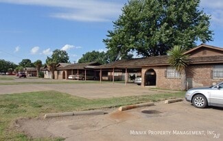 1405 Yonkers St in Plainview, TX - Building Photo