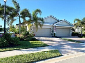 14827 Edgewater Cir in Naples, FL - Building Photo - Building Photo