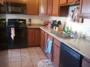 838 E Lester St, Unit #1  - 5 bed in Tucson, AZ - Building Photo - Building Photo