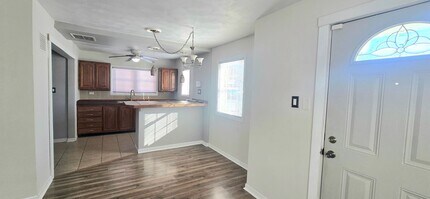 1812 Shady Crest St in Decatur, IL - Building Photo - Building Photo