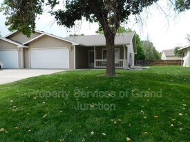 517-518 29 3/8 Rd in Grand Junction, CO - Building Photo