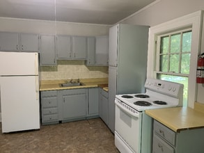 201 2nd St, Unit 203 2nd St Unit 2nd Floor in Pittsfield, MA - Building Photo - Building Photo