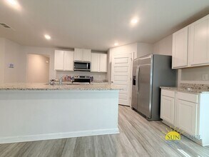5533 Silverbell Dr in Milton, FL - Building Photo - Building Photo
