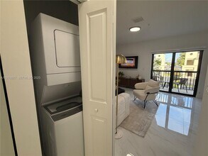 2308 E 4th Ave in Hialeah, FL - Building Photo - Building Photo