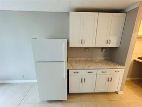 7900 S Orange Blossom Trail in Orlando, FL - Building Photo - Building Photo