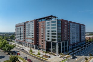 Gateway 737 in Columbia, SC - Building Photo