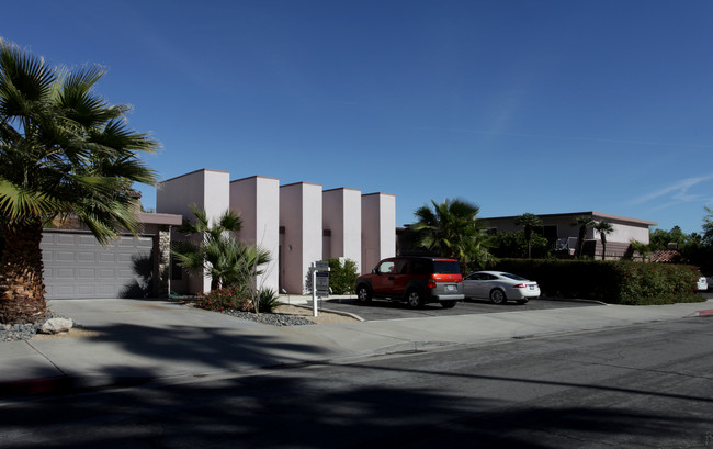 The 500 West in Palm Springs, CA - Foto de edificio - Building Photo