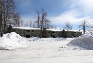 Wine Creek Apartments in Oswego, NY - Building Photo - Building Photo