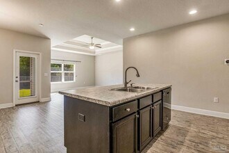 8605 Bucklebury Dr in Pensacola, FL - Building Photo - Building Photo