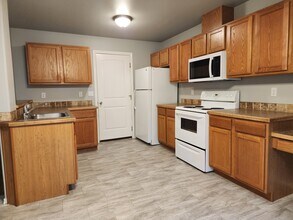 912 E Georgia Ave in Nampa, ID - Building Photo - Building Photo