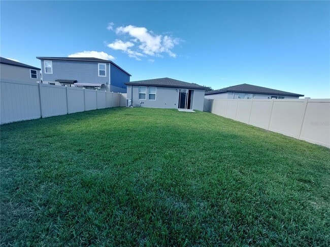 3256 Fresno Pl in Zephyrhills, FL - Building Photo - Building Photo