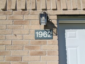 1962 Upland Dr in Houston, TX - Building Photo - Building Photo