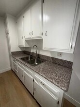 10776 Rose Ave in Los Angeles, CA - Foto de edificio - Building Photo