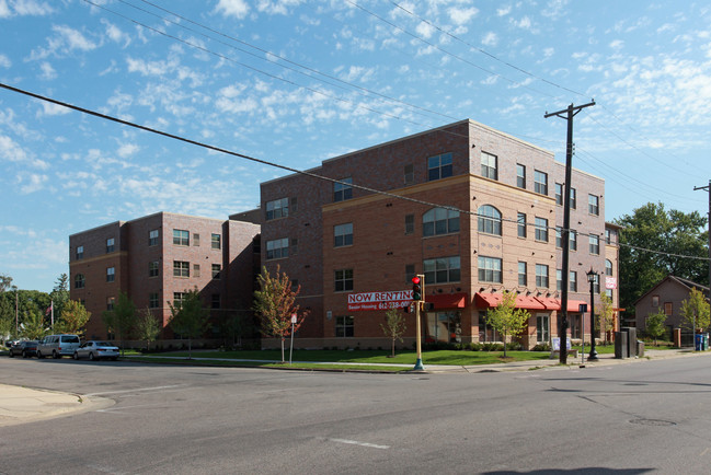 Minnehaha Senior Living in Minneapolis, MN - Building Photo - Building Photo