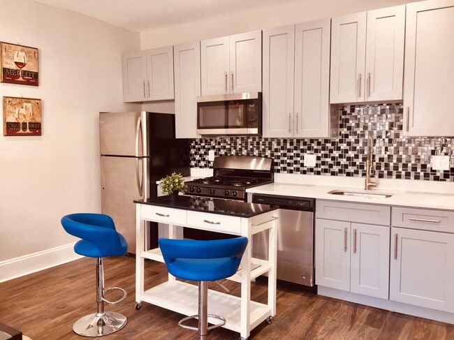 5824 Colorado Ave NW, Unit 3 in Washington, DC - Building Photo - Building Photo
