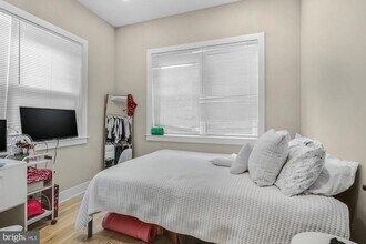 2621 W Jefferson St in Philadelphia, PA - Building Photo - Building Photo
