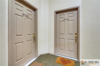 3113 Cypress Ct in Monmouth Junction, NJ - Building Photo - Building Photo