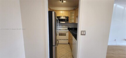 10029 Winding Lake Rd, Unit 201 in Sunrise, FL - Building Photo - Building Photo