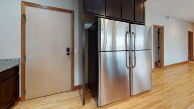 1018 16th Ave SE in Minneapolis, MN - Building Photo - Building Photo