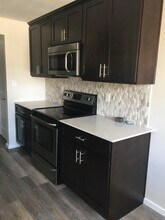 8516 Washington Blvd SW in Lakewood, WA - Building Photo - Building Photo