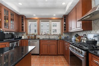 18 Piedmont St, Unit Fl 2 in Providence, RI - Foto de edificio - Building Photo