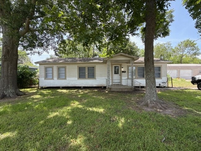 property at 612 Ross St